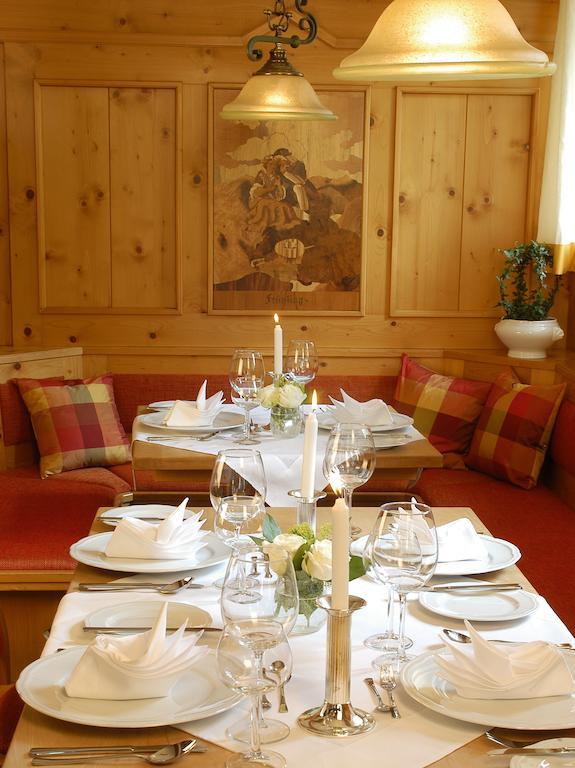 Landgasthof Und Hotel Weisser Lowe Eckental Buitenkant foto