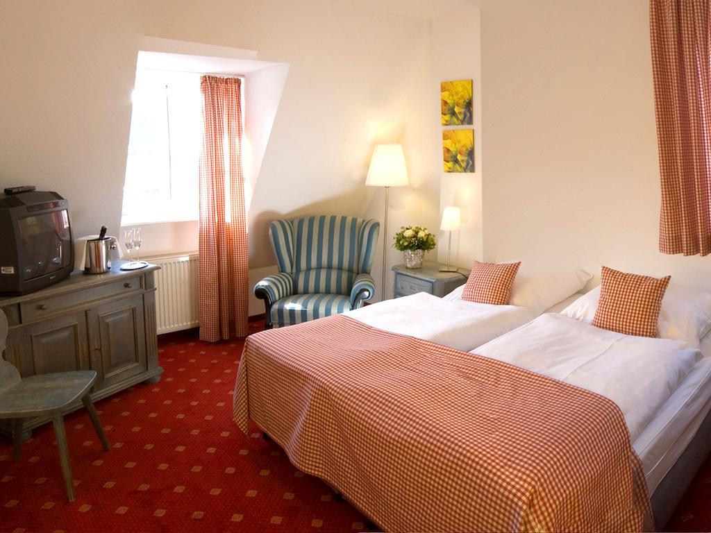 Landgasthof Und Hotel Weisser Lowe Eckental Kamer foto