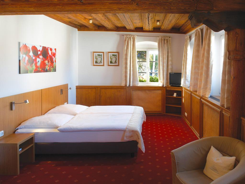 Landgasthof Und Hotel Weisser Lowe Eckental Kamer foto