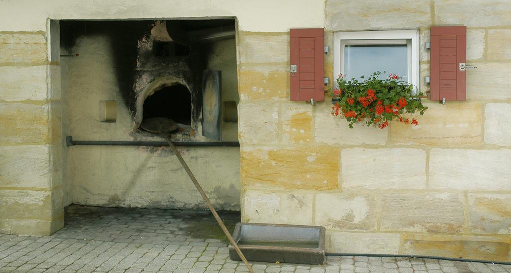 Landgasthof Und Hotel Weisser Lowe Eckental Buitenkant foto