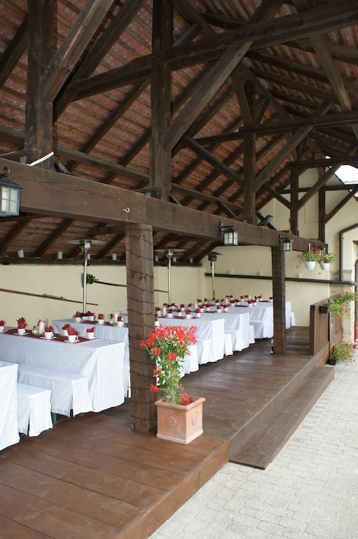 Landgasthof Und Hotel Weisser Lowe Eckental Buitenkant foto