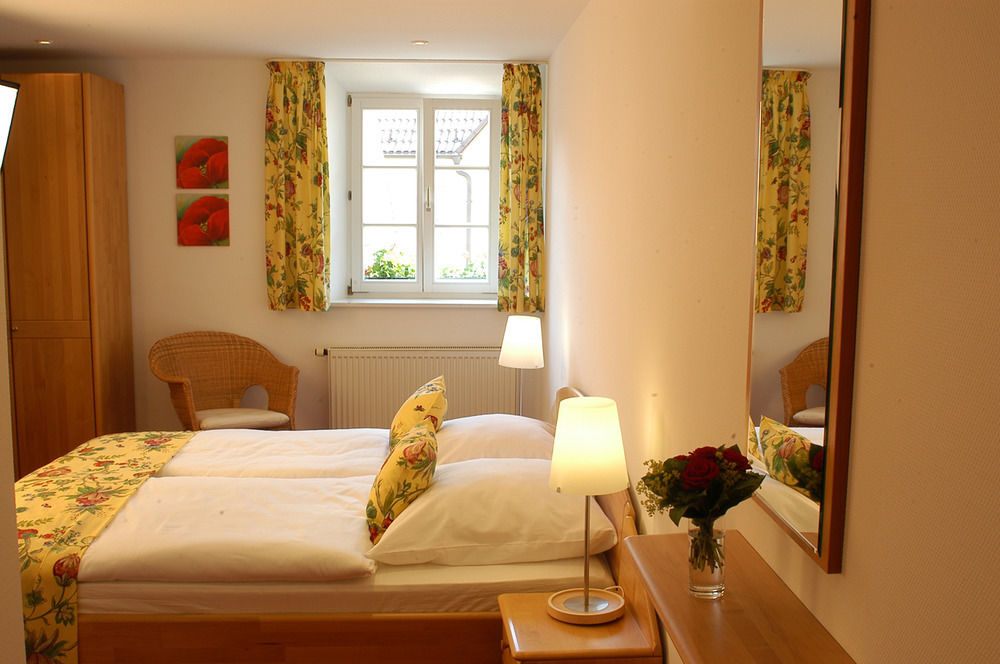 Landgasthof Und Hotel Weisser Lowe Eckental Buitenkant foto