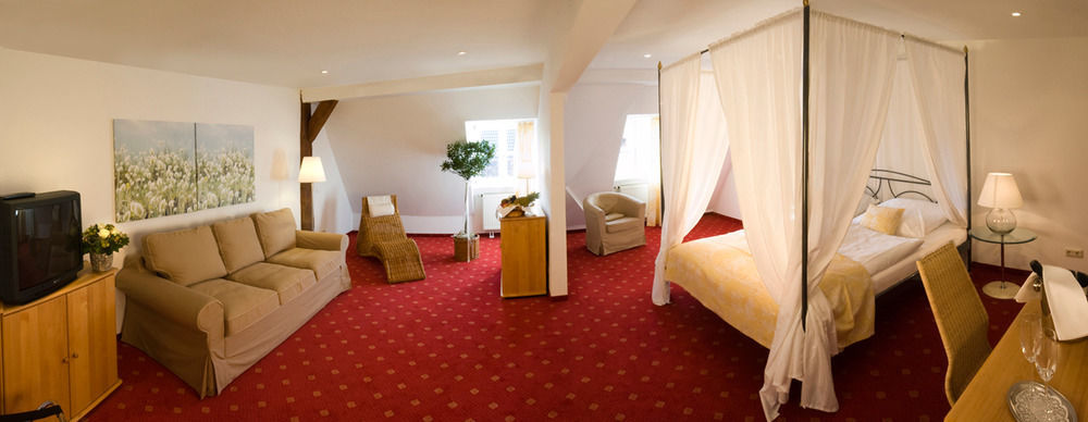 Landgasthof Und Hotel Weisser Lowe Eckental Buitenkant foto