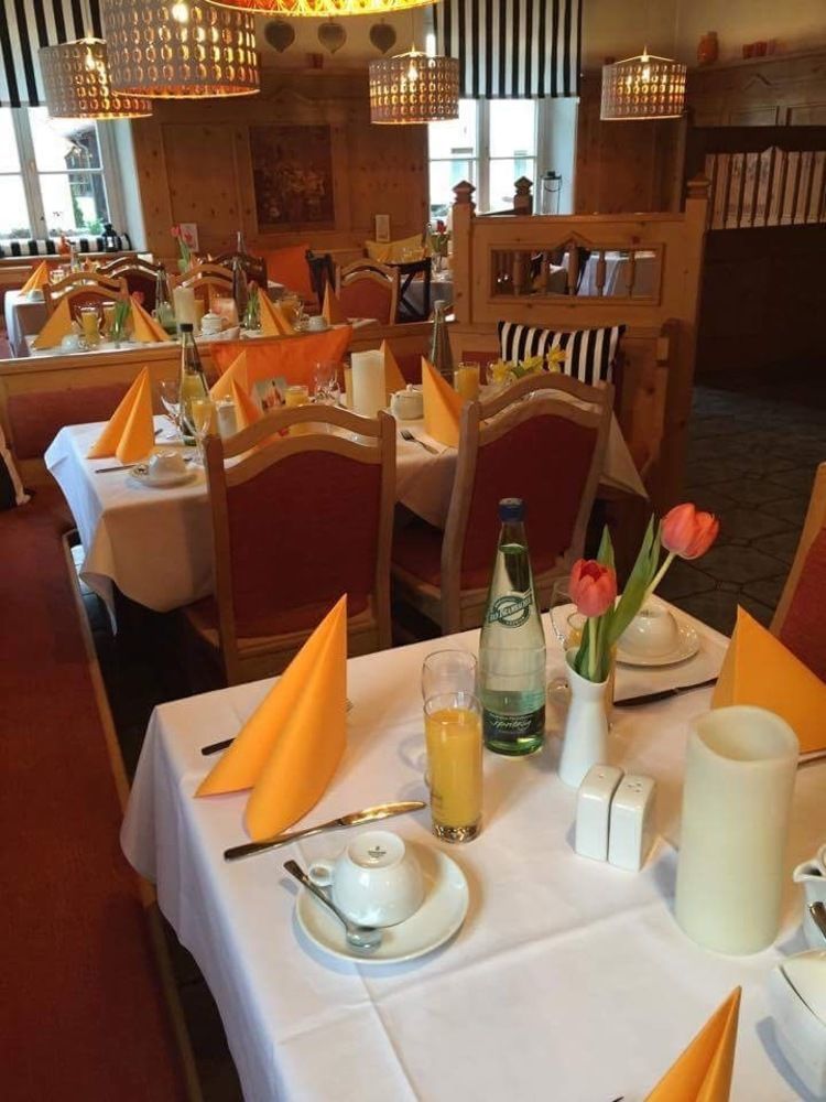 Landgasthof Und Hotel Weisser Lowe Eckental Buitenkant foto