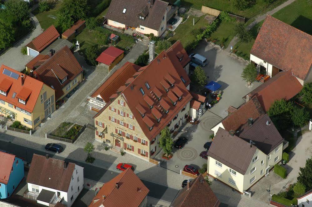 Landgasthof Und Hotel Weisser Lowe Eckental Buitenkant foto